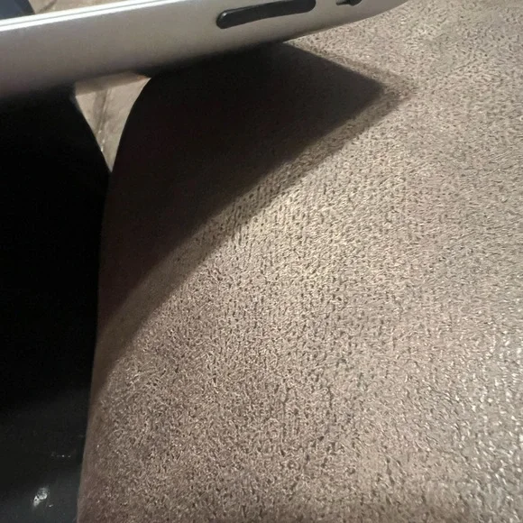 Apple Ipad 2  with White Border - Picture 5 of 6